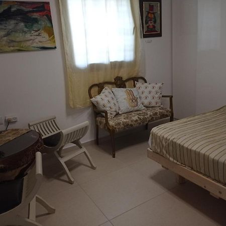 New! Great Location! Vibrant Downtown, Talpiot Market, Flea Market, Carmel Beach, Close To Everywhere Leilighet Haifa Eksteriør bilde