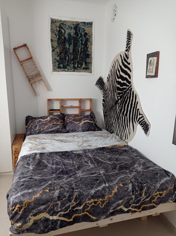 New! Great Location! Vibrant Downtown, Talpiot Market, Flea Market, Carmel Beach, Close To Everywhere Leilighet Haifa Eksteriør bilde