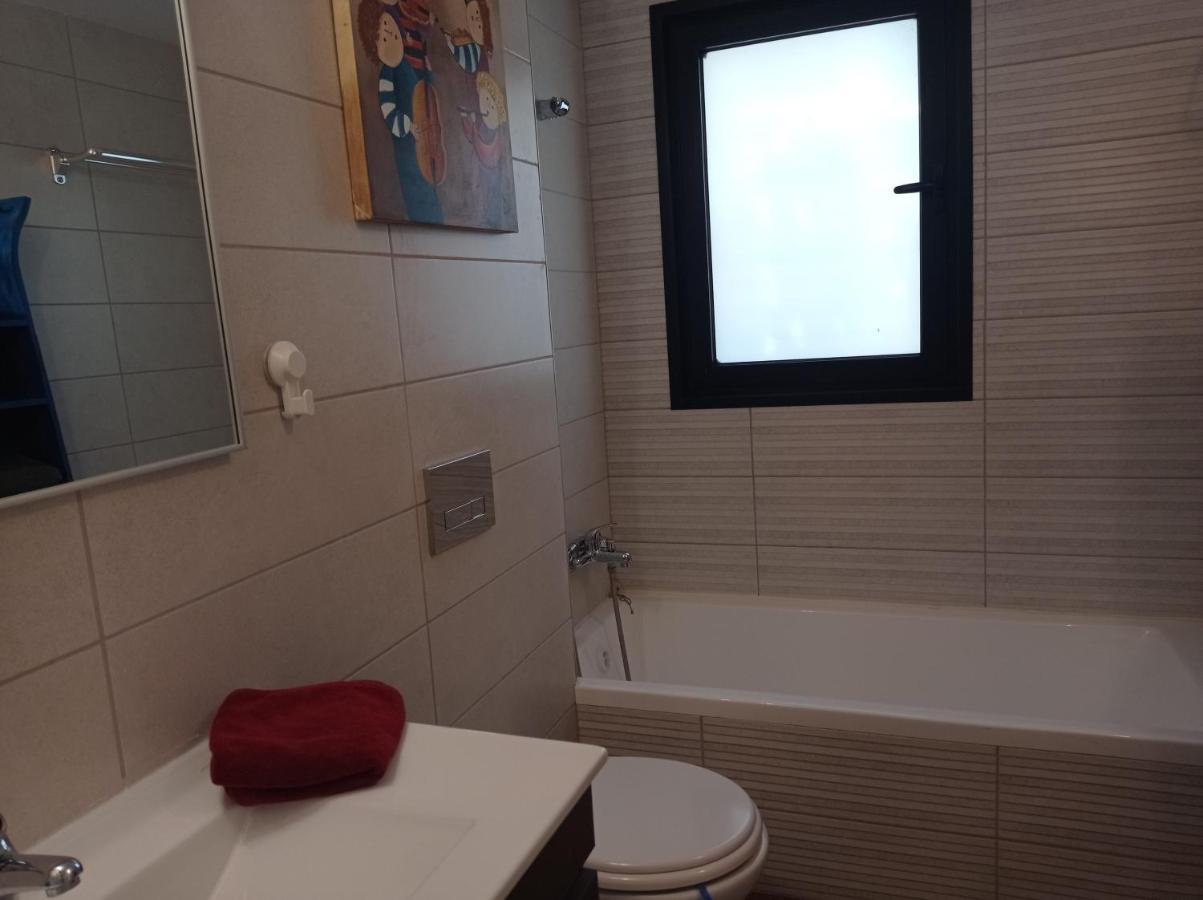 New! Great Location! Vibrant Downtown, Talpiot Market, Flea Market, Carmel Beach, Close To Everywhere Leilighet Haifa Eksteriør bilde