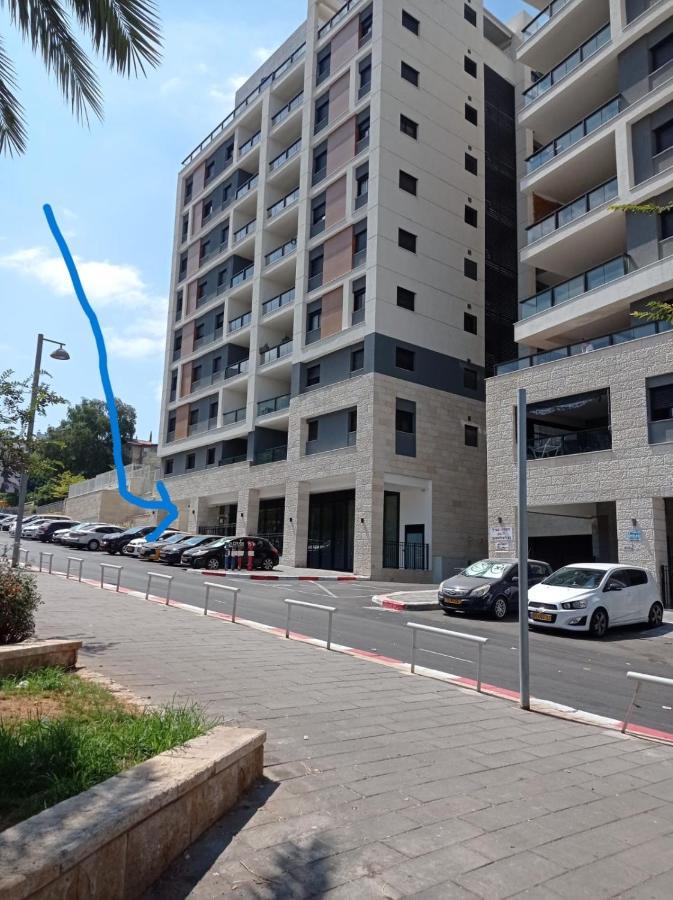 New! Great Location! Vibrant Downtown, Talpiot Market, Flea Market, Carmel Beach, Close To Everywhere Leilighet Haifa Eksteriør bilde